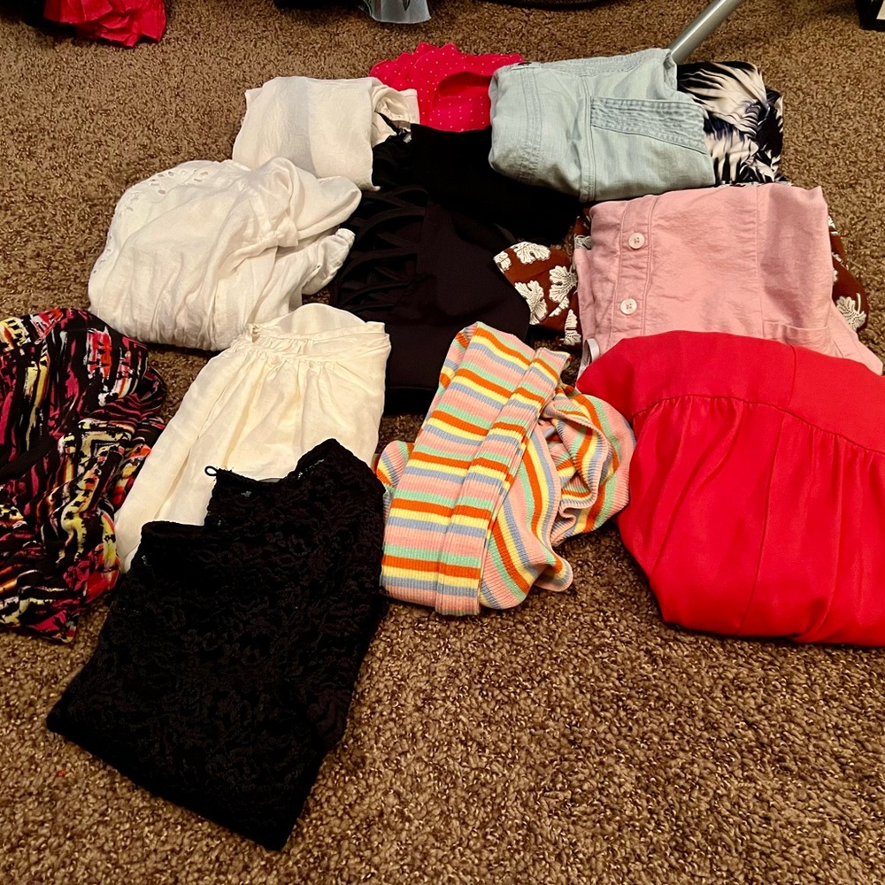 14 piece mystery box.  Xs.  All cute and in excellent condition.